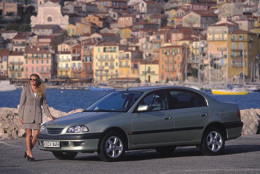  Toyota Avensis Sedan 1997 года  (фото 3 из 11)